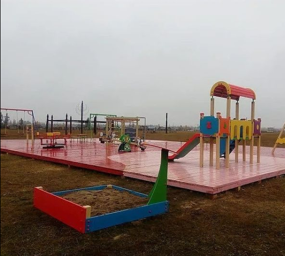 В селе Качикатцы построили современную детскую площадку