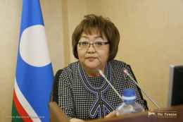 ОЧЕРЕДНОЕ "ПРЕСТОЛОНАСЛЕДИЕ". В "алмазном" Оленьке партия власти выдвинула родную сестру покойного главы улуса