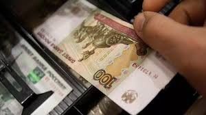 В Якутске мужчина ночью проник в магазин и похитил зимние сапоги, меховую шапку и выручку из кассы