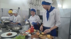 Повара-школьники поразили своими умениями федерального эксперта 
