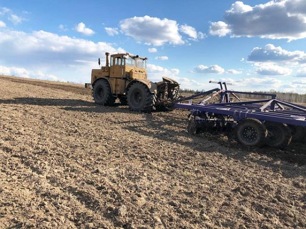 На полях Хангаласского улуса в самом разгаре посевные работы