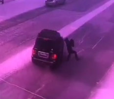 В Якутске Lexus сбил девушку на переходе