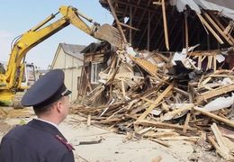 В Якутске городская администрация снесет одно здание и четыре гаража