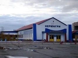 Пьяный авиапассажир из Бурятии мешал другим пассажирам во время полета: В якутском аэропорту его встретили полицейские