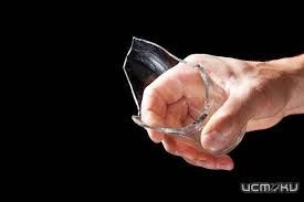 Житель Якутии зарезал жену осколком разбитого стакана