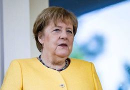 Меркель нанесет прощальный визит в Россию