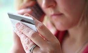 52-летняя работница детского сада перевела мошенникам все свои деньги