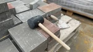 Житель Якутии сломал знакомому обе руки... кувалдой