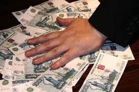 Бывшего начальника ОМВД РФ по Нерюнгринскому району обвиняют в получении взяток, мошенничестве и превышении полномочий