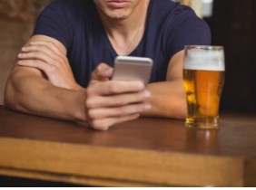 В Якутске мужчина украл у нового знакомого телефон и 70 тысяч рублей