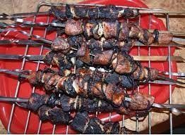 Из-за сожженных шашлыков в Якутии мужчины устроили драку, закончившуюся ударом топора по голове гостя