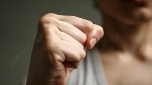 В Якутии пьяная гостья побила хозяина квартиры