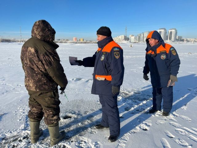 Служба спасения Якутии: Лед до наступления устойчивых морозов обманчив!