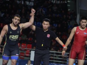 Тринадцать борцов из Якутии прорвались в полуфинал Коркинского турнира