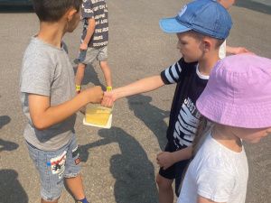 На базе Культурного центра АО «АК «ЖДЯ» работает летняя детская площадка