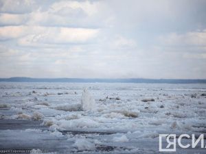 В Абыйском районе Якутии обнаружен труп мужчины, который провалился под лёд на снегоходе