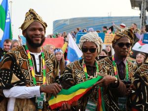 Фоторепортаж: якутяне приняли участие в шествии молодежи мира в Сочи