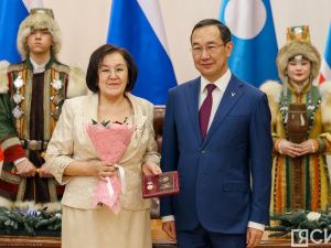 Айсен Николаев вручил якутянам государственные награды в преддверии Нового года