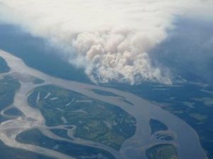 “Главное при лесных пожарах – спасти населенные пункты”. Айсен Николаев по итогам поездки в Томпонский улус