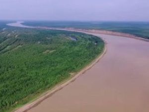 Врио главы Якутии и министр экологии отправились на облет загрязненных рек