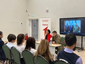 Школьники Якутска встретились с Героем России Николаем Евдокимовым