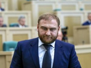 Сенатор — убийца? Арашукова арестовали прямо в Совфеде