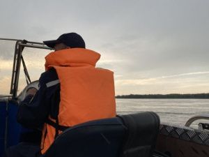 Поиски пропавших рыбаков в Намском улусе продолжаются: Обнаружены ящики для хранения вещей