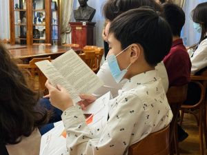 В Якутске юным горожанам торжественно вручили паспорта ко Дню Конституции РФ