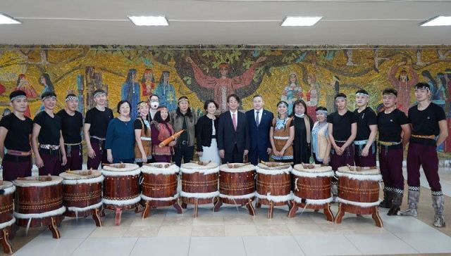 Посол Японии посетил ДДН им. А.Е. Кулаковского