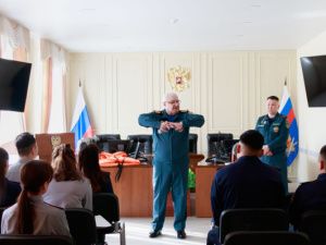 Сотрудниками МЧС в УФСИН проведен инструктаж по комплексной безопасности в весенне-летний период