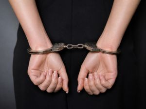 Жительнице Якутска грозит до 8 лет лишения свободы за продажу запрещенных препаратов для похудения