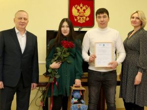 В Удачном Мирнинского района шестая молодая семья получила жилищный сертификат