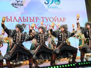 Дни Вилюйского улуса в Якутске приурочили к 390-летию Вилюйска и юбилею Степана Аржакова