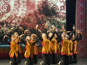 Ансамбль «Сюрприз» представил программу «Узоры единства»