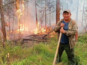 Работники культуры Якутии выезжают на тушение лесных пожаров 