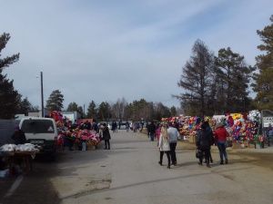 Радуница в Якутске. В этот день 70 тысяч якутян посетили городские кладбища
