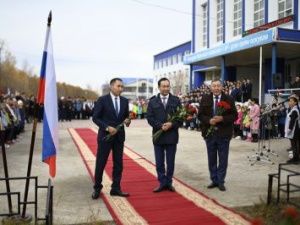 В День государственности Якутии Айсен Николаев возложил цветы к бюсту Исидора Барахова