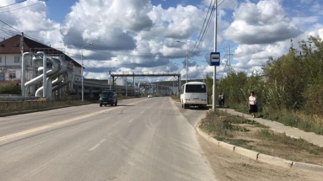 В Якутске заезжавший на остановку маршрутный автобус сбил пешехода