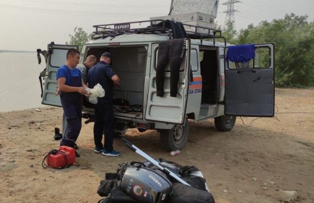 В Жатайском затоне утонул мужчина. Водолазы достали тело