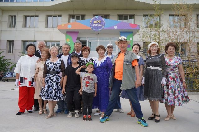 ДДН провел танцевально-музыкальный вечер