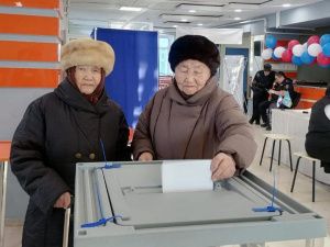 Ветераны образования из Верхневилюйского района отдали свои голоса на выборах президента России