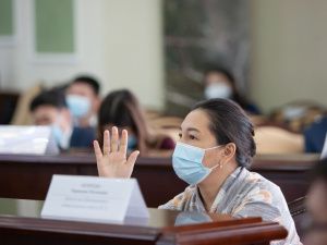 Оптимистичный бюджет и сложение полномочий депутата Гордумы 