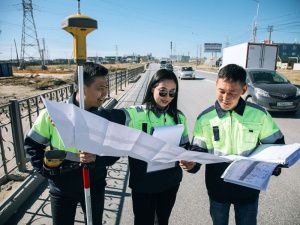 Сардана Авксентьева проверила ремонт столичных дорог