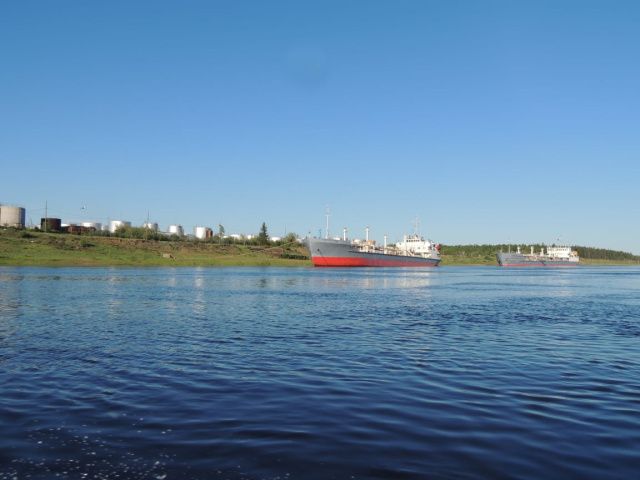 Завершен завоз ГСМ по реке Вилюй