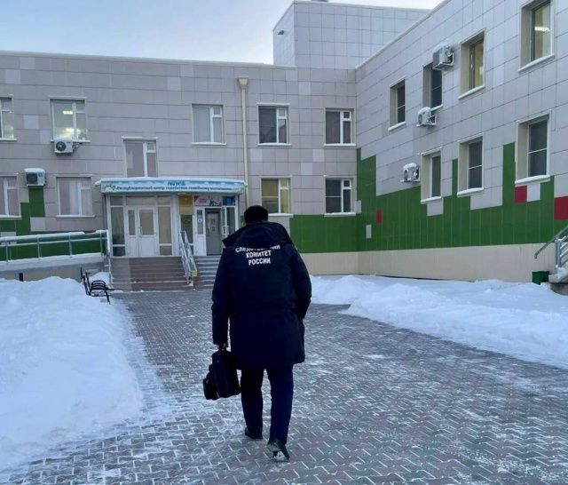 Пятилетний ребенок травмировал младенцев: Медсестра центра для детей-сирот в Якутске предстанет перед судом за халатность