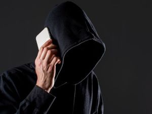 Индивидуальный предприниматель обогатил мошенников на 20 млн рублей