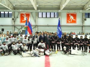 Многофункциональный спортивный комплекс с крытым ледовым катком открылся в Якутске