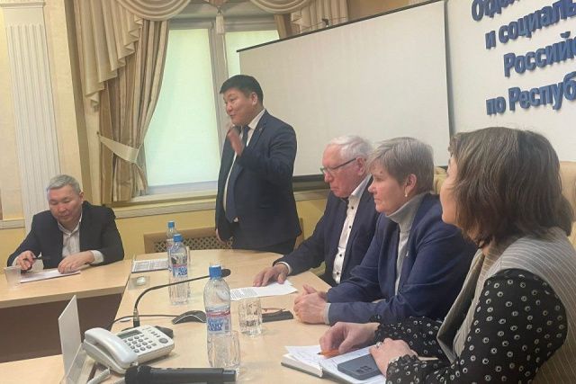 Доверенные лица Владимира Путина встретились с коллективом Социального фонда