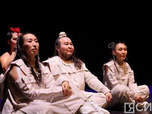 «Народ саха сохранил свою уникальную культуру»: казахские зрители высоко оценили спектакль-олонхо