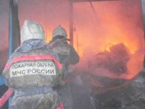 При пожаре в частном гараже в районе речпорта пострадал мужчина